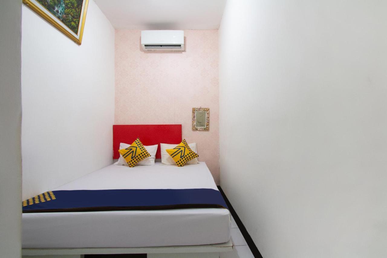 Spot On 2425 Salina Hotel Syariah Sidoarjo Exterior foto